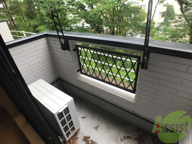 バルコニー　バルコニーは幅もしっかりあって洗濯物がはかどりそうですね。