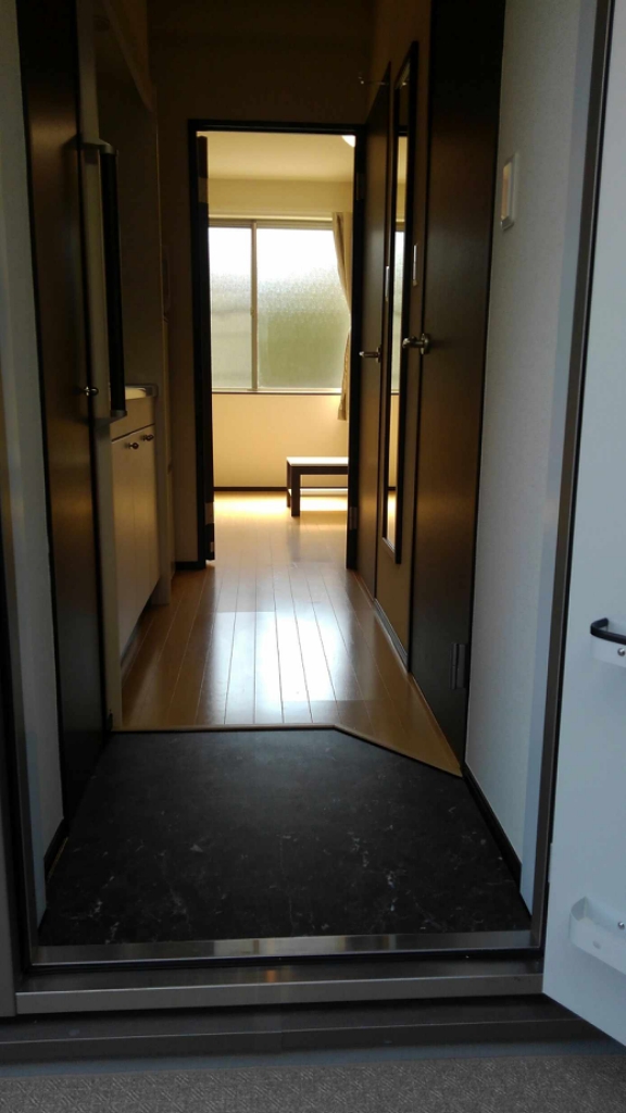 玄関　現況優先