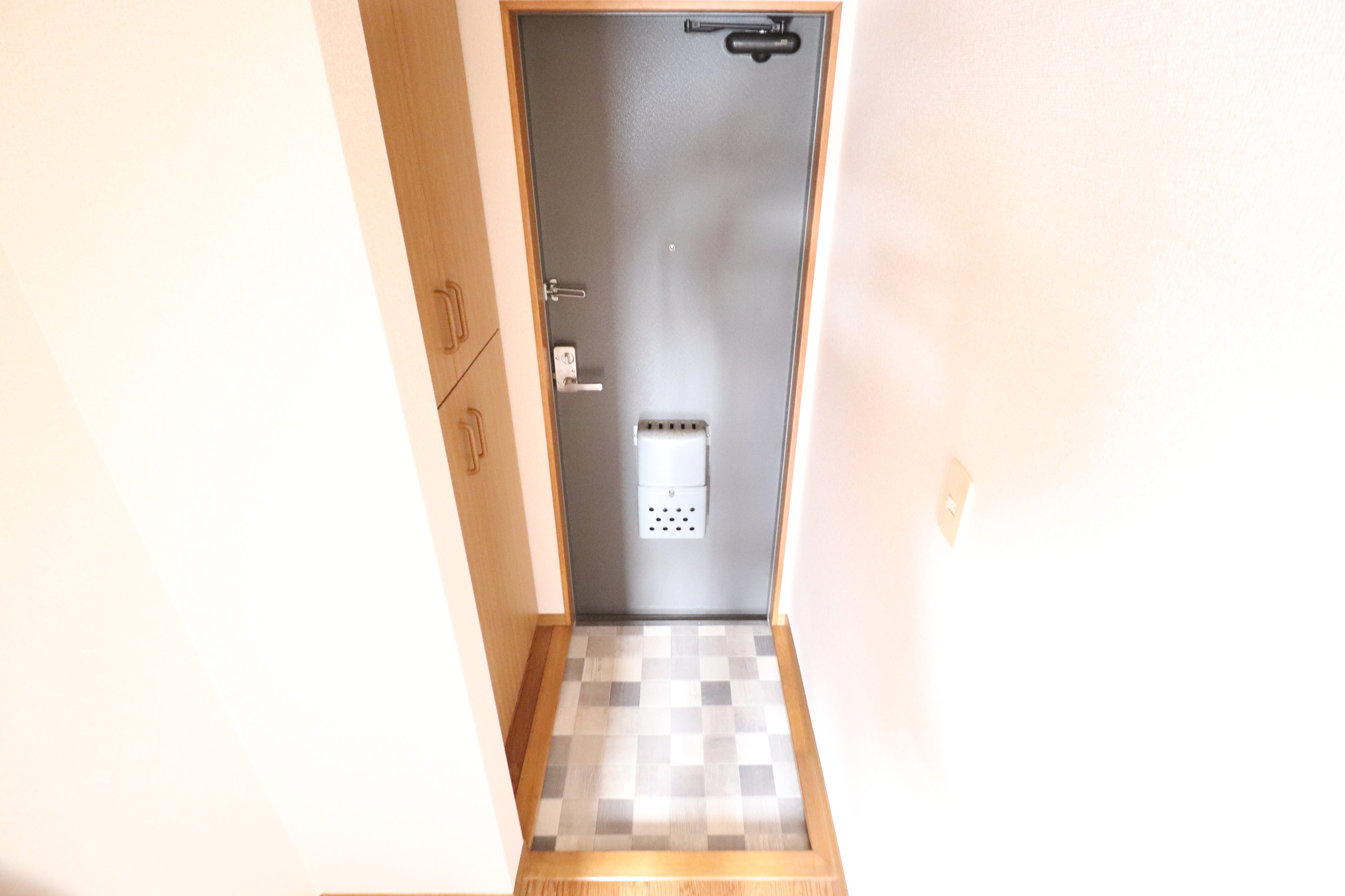 玄関　玄関には靴箱もしっかりあります♪