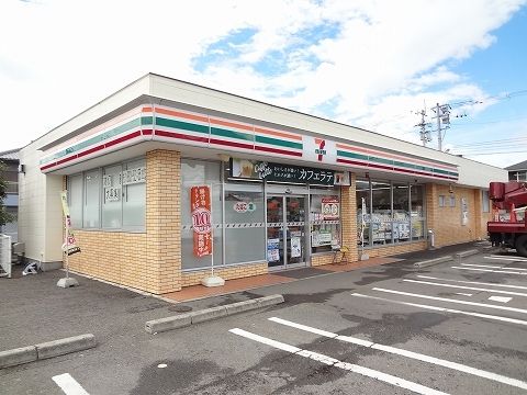 コンビニ　セブンイレブンさん（コンビニ）まで1900m
