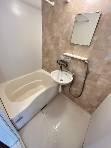 バス・シャワールーム　別号室の写真です。ご参考までに