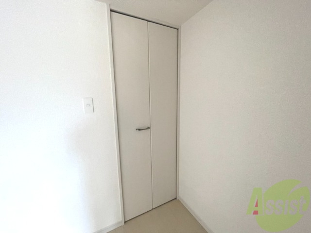 収納　収納はこちらのクローゼットをお使いください。