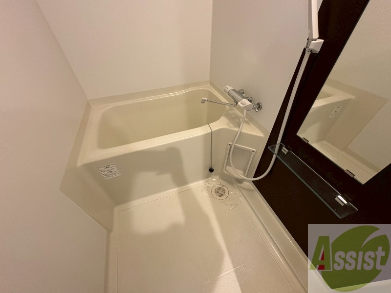 バス・シャワールーム　お風呂になります。一日の疲れを癒してくださいね。