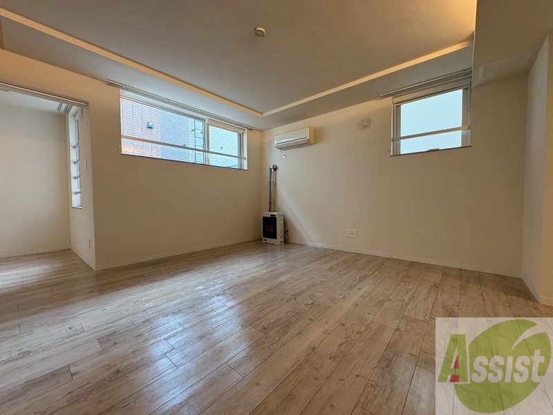 居室・リビング　広くてきれいなリビングです！快適に過ごせそうですね。