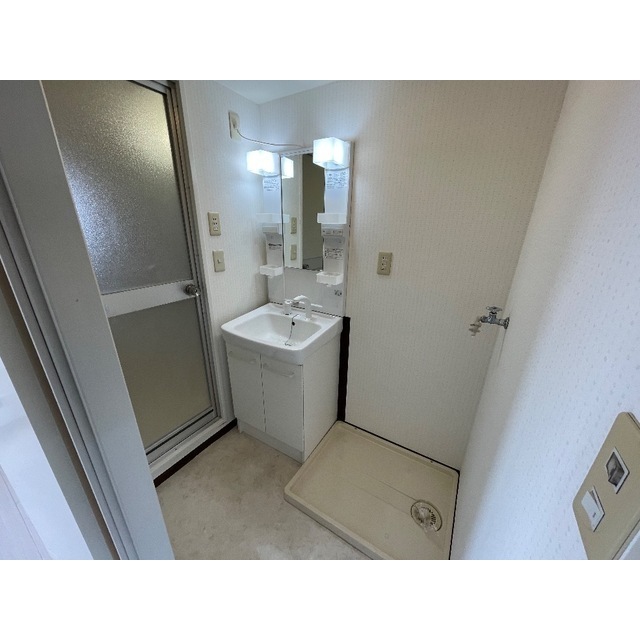 洗面設備　コンパクトで使いやすい洗面所