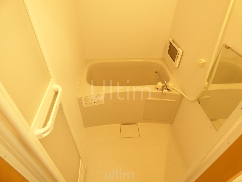 バス・シャワールーム　※同タイプの他のお部屋です