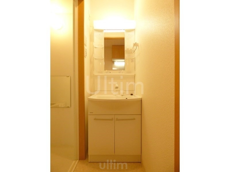 洗面設備　※同タイプの他のお部屋です