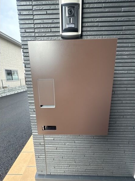 玄関　戸別宅配ボックス
