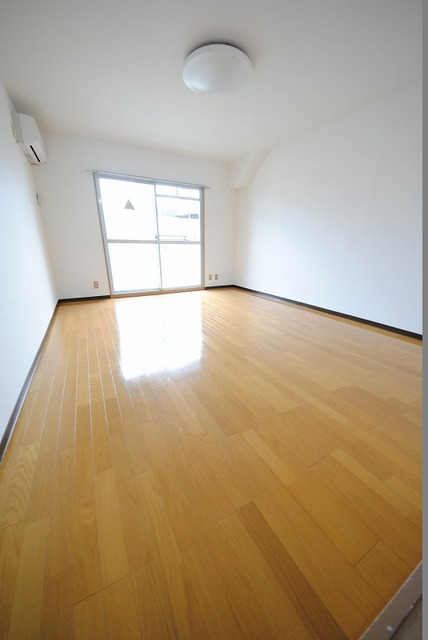 居室・リビング　写真は５０７号室