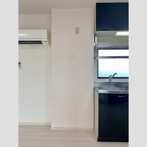 キッチン　冷蔵庫置き場