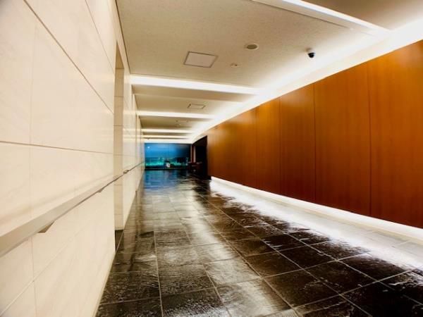 エントランス　清潔なエントランスです