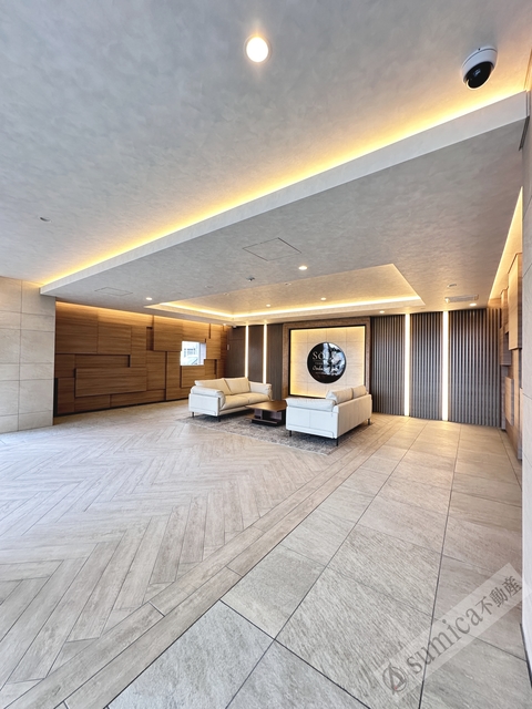 エントランス　明るく豪華なエントランス