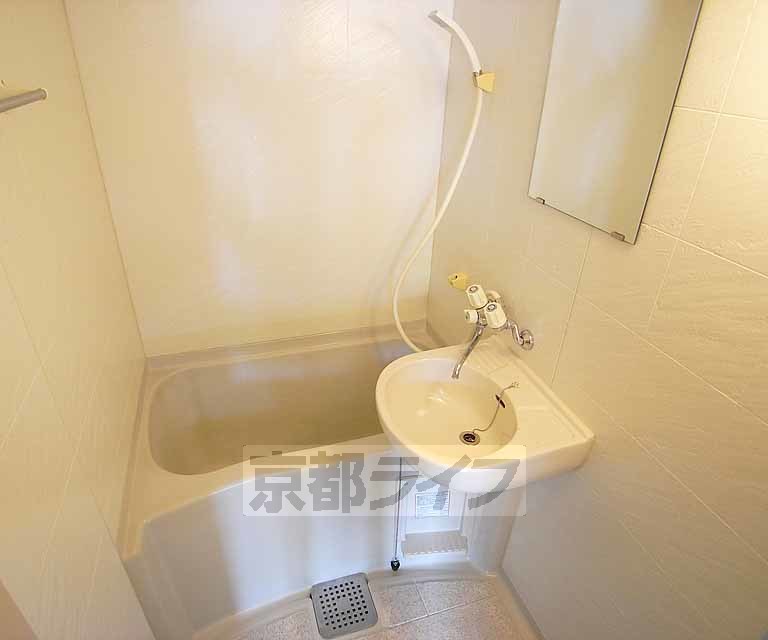 バス・シャワールーム　シンプルで使いやすいバスルーム