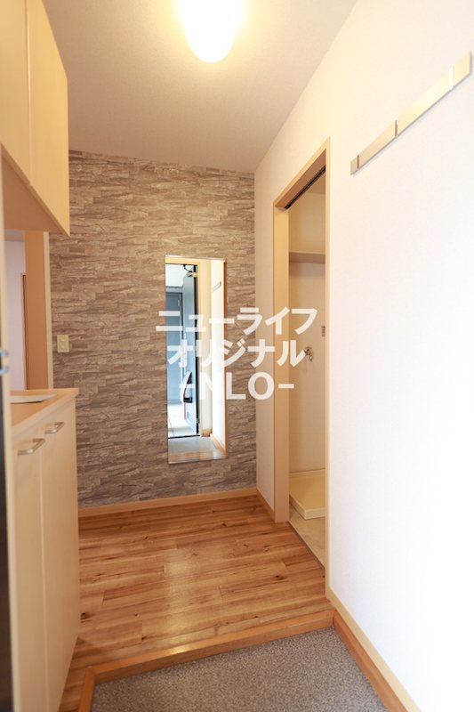 玄関　上下に分かれた使い勝手の良いシューズボックス！