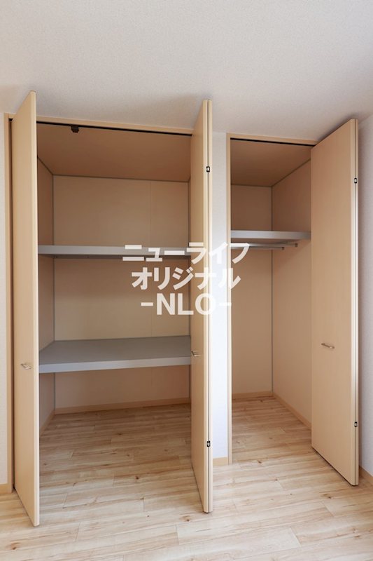 収納　収納は天井まで高さのある大型クローゼット仕様！