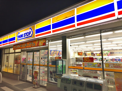 コンビニ　ミニストップ小名浜岡小名店（コンビニ）まで695m