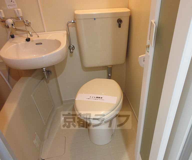 トイレ　清潔感のあるトイレです