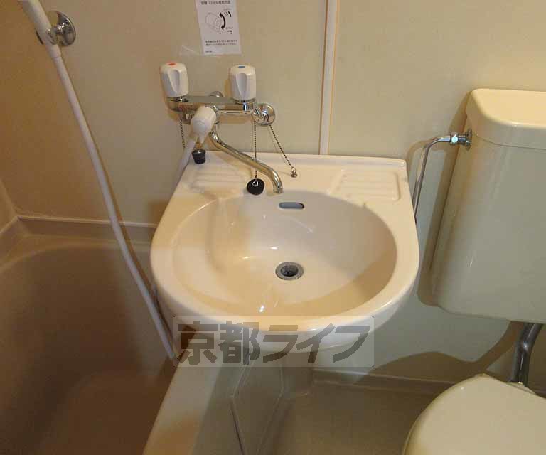 洗面設備　洗面台です