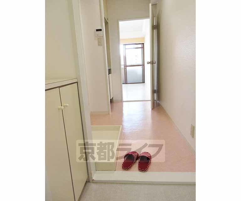 その他部屋・スペース　明るい廊下です