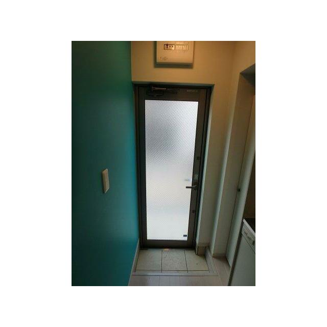 玄関　※写真は別部屋です。