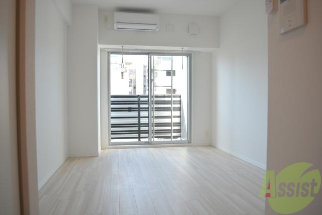 居室・リビング　明るいお部屋ですね。