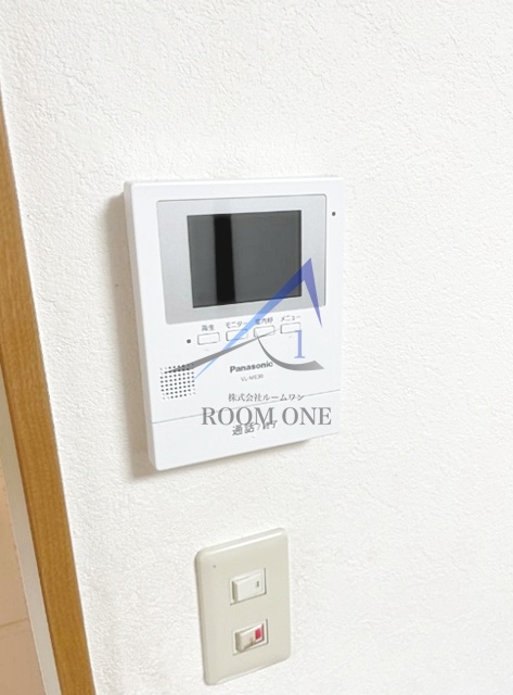 セキュリティ　モニター付きインターホンです。