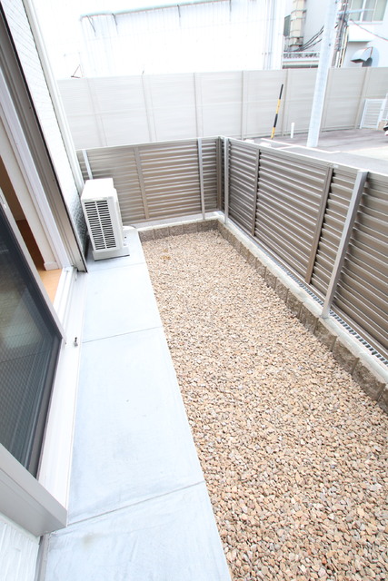 バルコニー　テラス