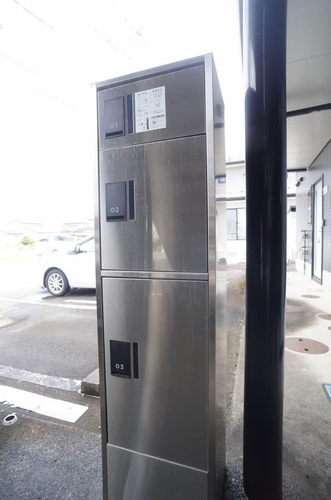 建物外観　宅配ＢＯＸ