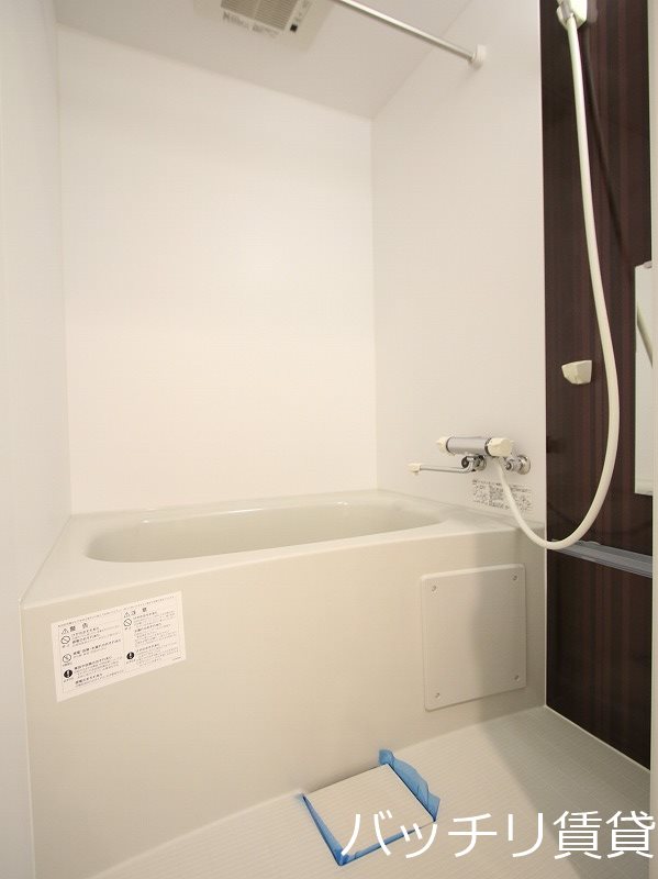 バス・シャワールーム　画像は同型タイプの為現状を優先致します。