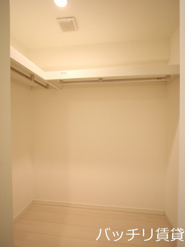 収納　画像は同型タイプの為現状を優先致します。