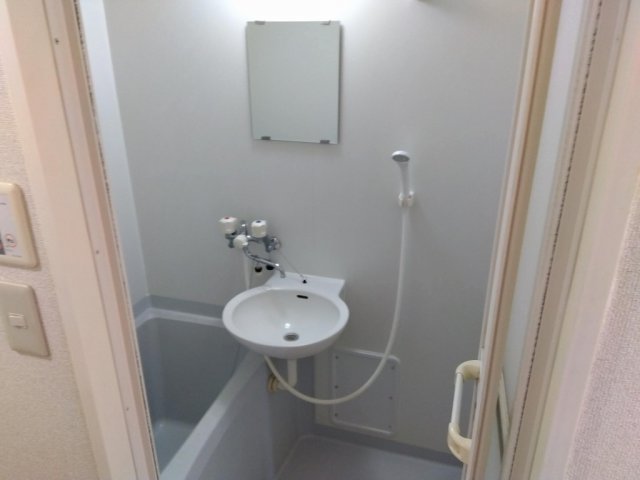 バス・シャワールーム　お風呂で日々の疲れを落としましょう