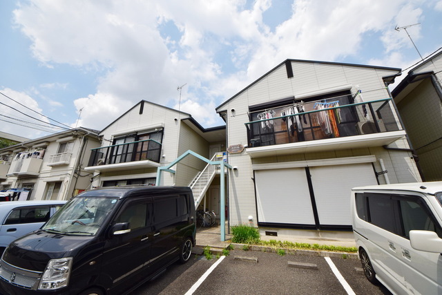 建物外観　～青い空っ白い雲～