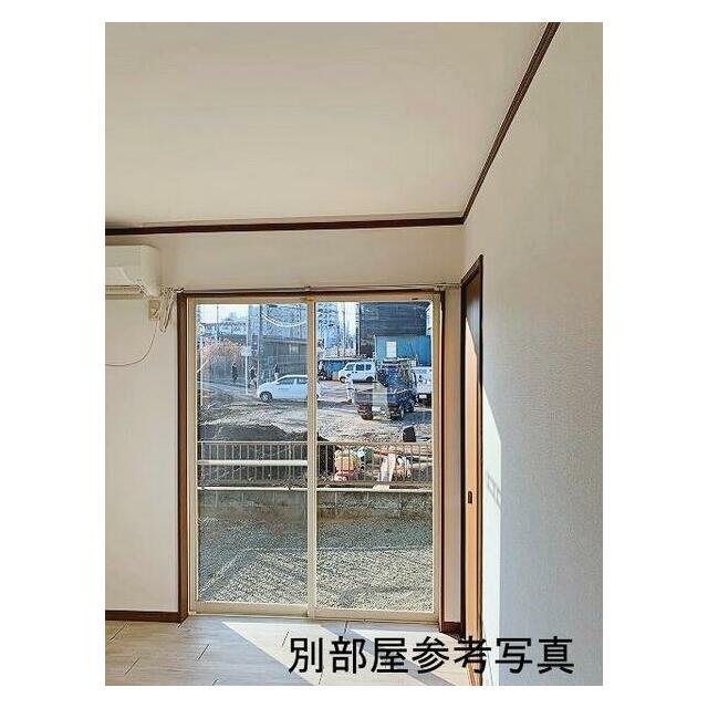 居室・リビング　同施工物件