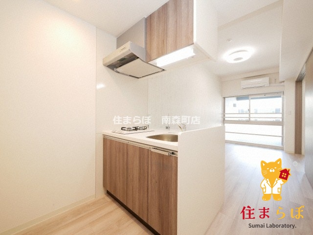 キッチン　「ただの部屋探しじゃない。“あなたの暮らし”探しです。」