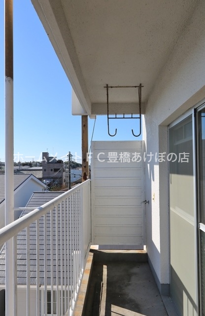 バルコニー　同型別部屋写真（反転）