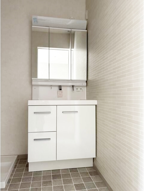 洗面設備　身支度に欠かせない独立洗面台♪