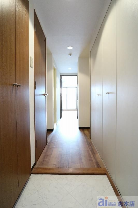 玄関　キッチン