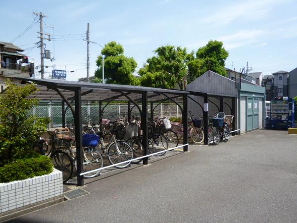 その他共有部分　駐輪場屋根付きです