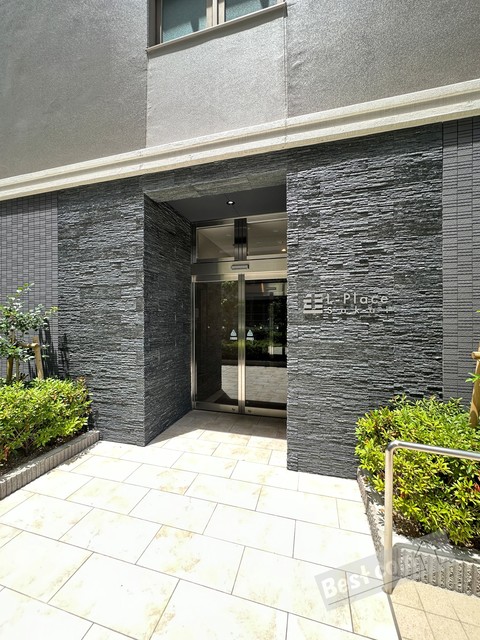 エントランス　オートロック付きで部外者シャットアウト♪