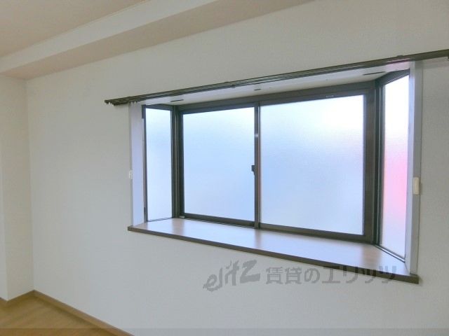 その他部屋・スペース　出窓