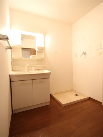 洗面設備　洗面化粧台・室内洗濯機置場