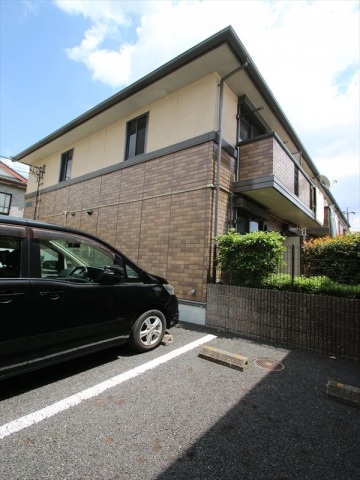 建物外観　敷金・ネット使用料不要　人気のメゾネットタイプ