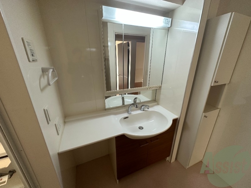 洗面設備　独立洗面台のスペースは脱衣所として利用しても問題ないですね。