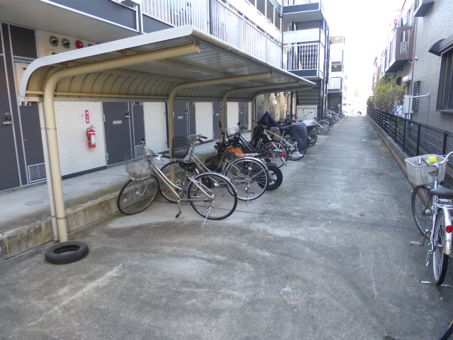 その他共有部分　超ワイドな駐輪スペース　　単車も駐車相談可^^