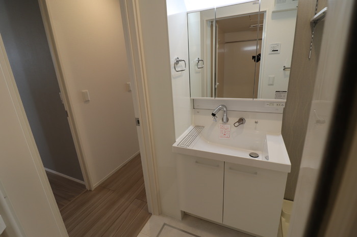 洗面設備　独立洗面化粧台付き