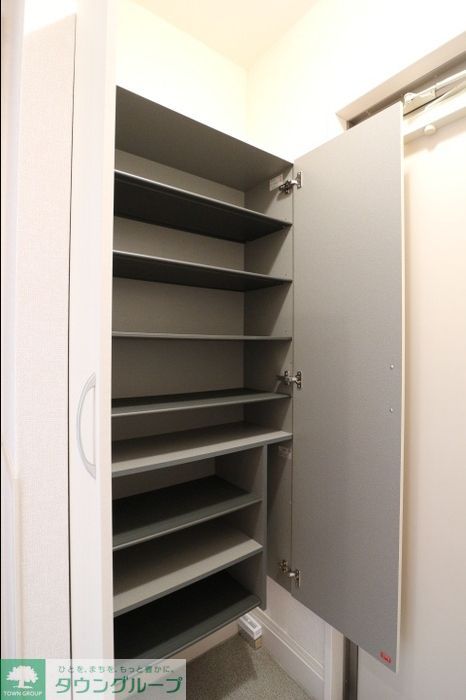 玄関　※別号室参考写真です