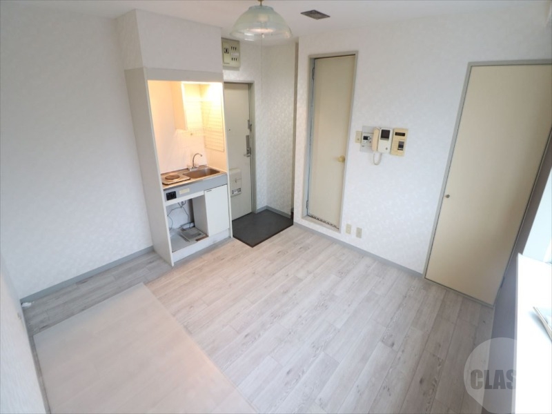 居室・リビング　６帖の洋室です