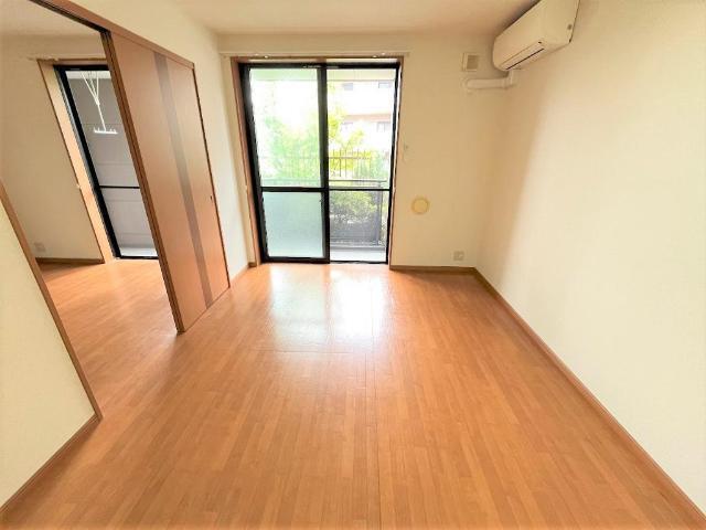 居室・リビング　広々11.1帖のお部屋♪