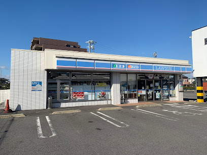 コンビニ　ローソン半田岩滑中町店（コンビニ）まで352m
