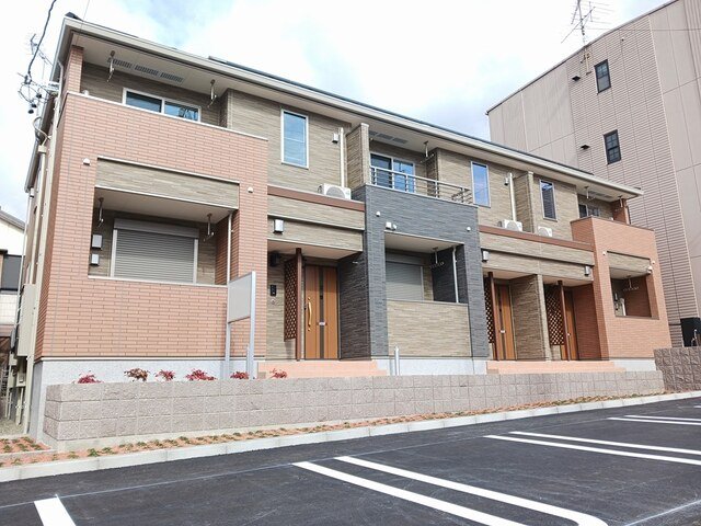 建物外観　落ち着いた雰囲気の外観です